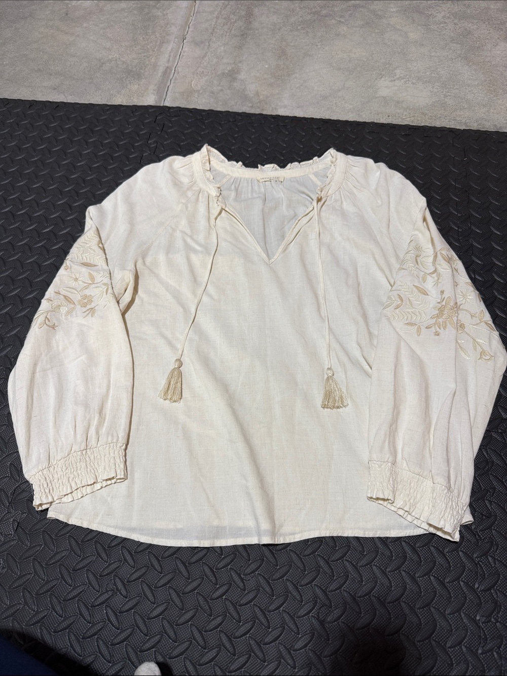 lovestitch women’s Elin Embroidered Peasant Top Large tassels - Picture 4 of 8